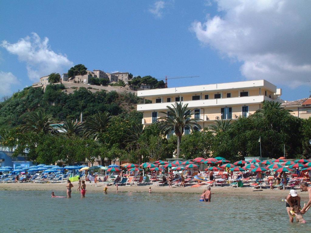 Hotel Capital Cupra Marittima Zewnętrze zdjęcie